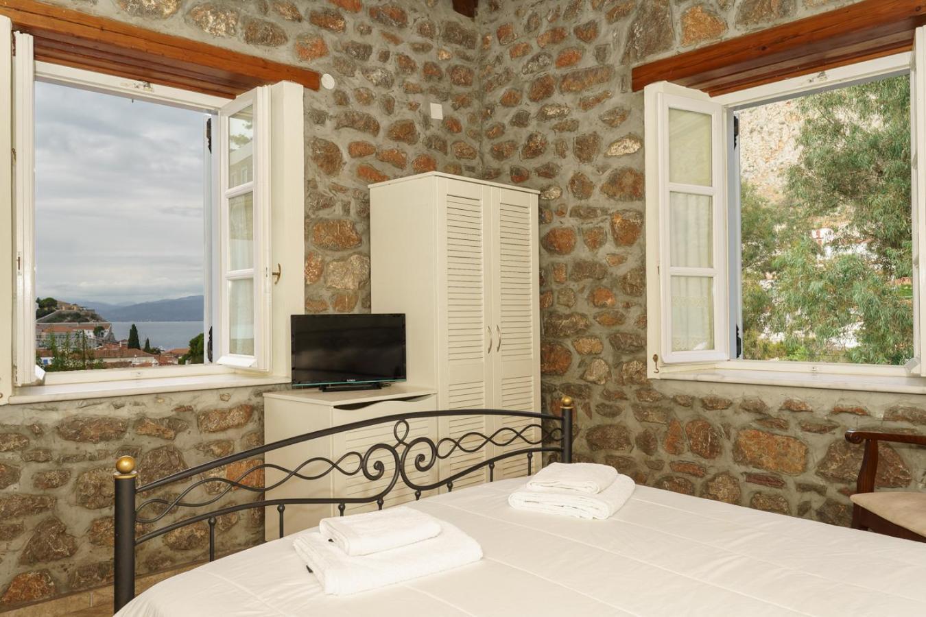 Nereids Guesthouse Hydra  Exterior foto