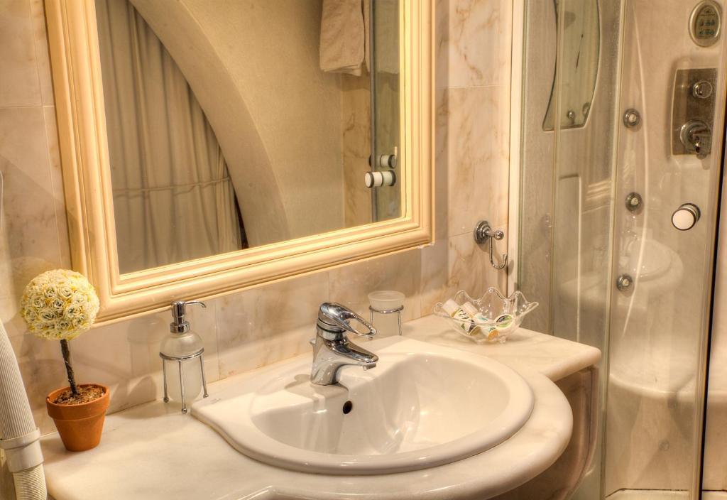 Nereids Guesthouse Hydra  Zimmer foto